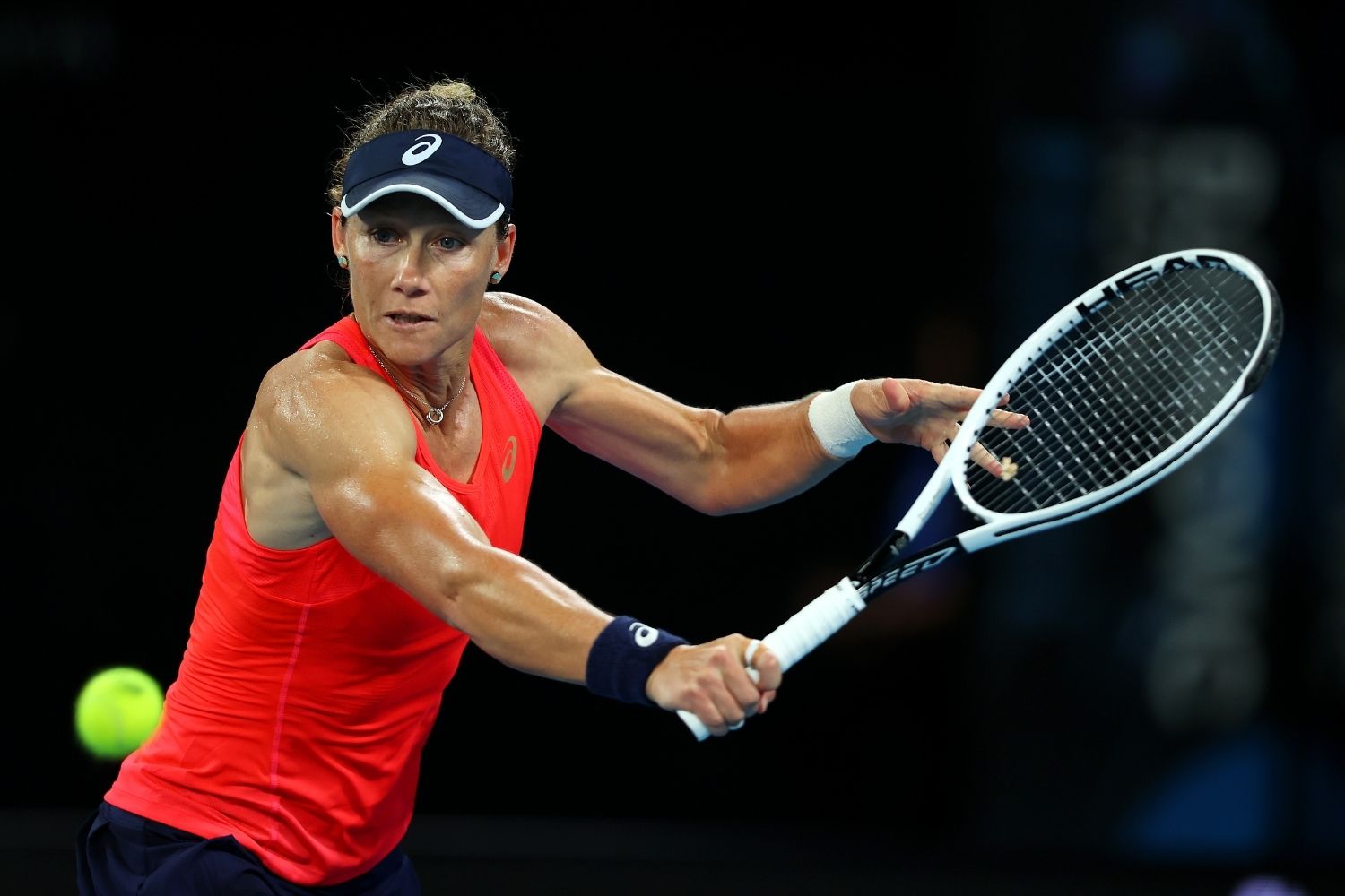 sam-stosur-on-court-red-top