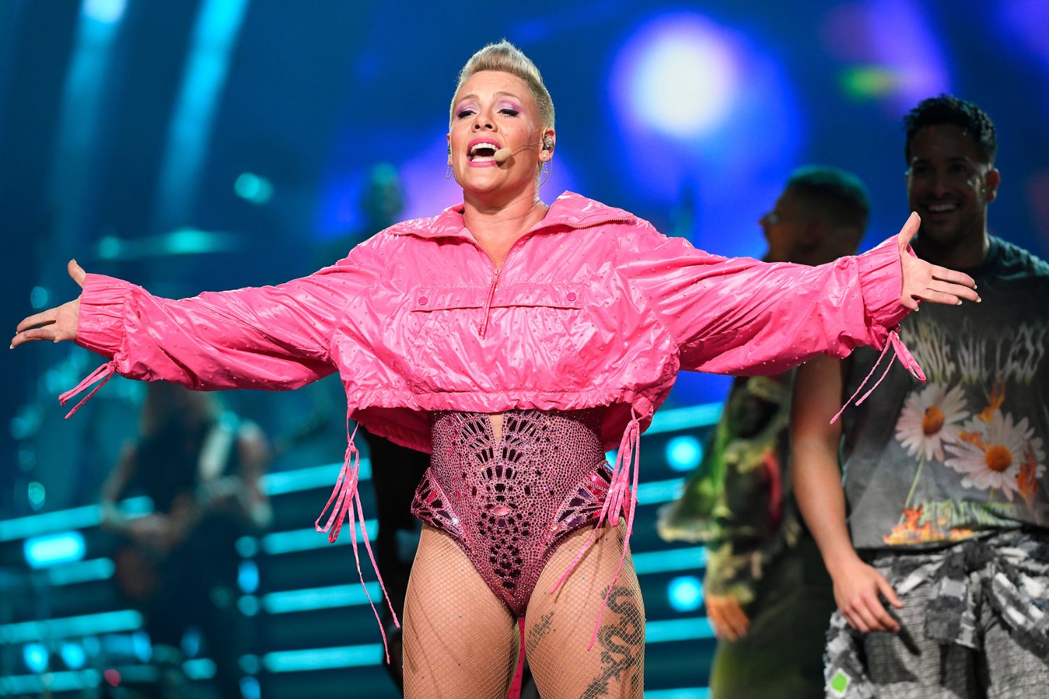 pink-performing-on-stage