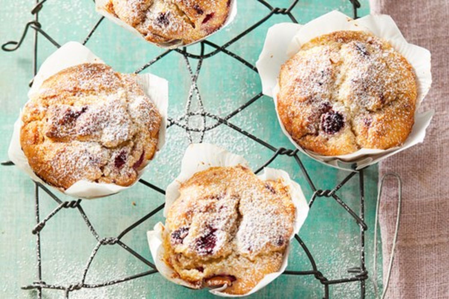 raspberry-white-choc-muffins