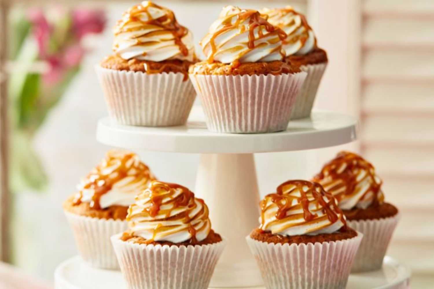 caramel-meringue-cupcakes