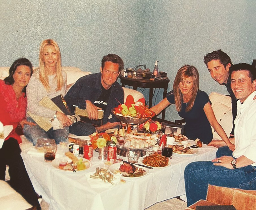 Courtney Cox shares pictures of the Friends cast during their last supper
