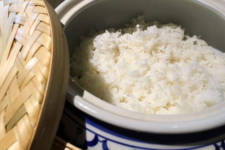 How Long Does Rice Last in the Fridge? (Does it Go Off?) | New Idea Magazine