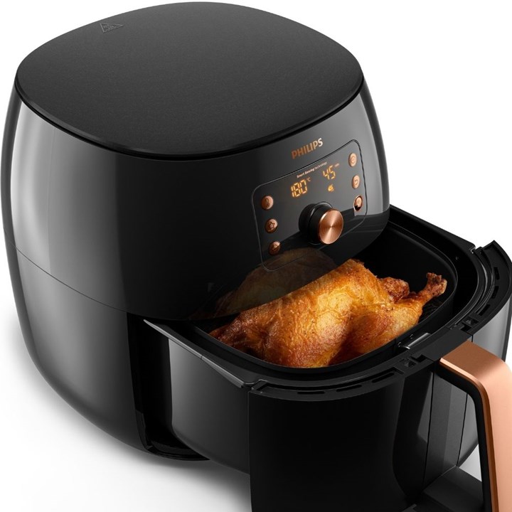 Another factor that determines the cost of an air fryer is the size. There are models that can accommodate a large amount of food
