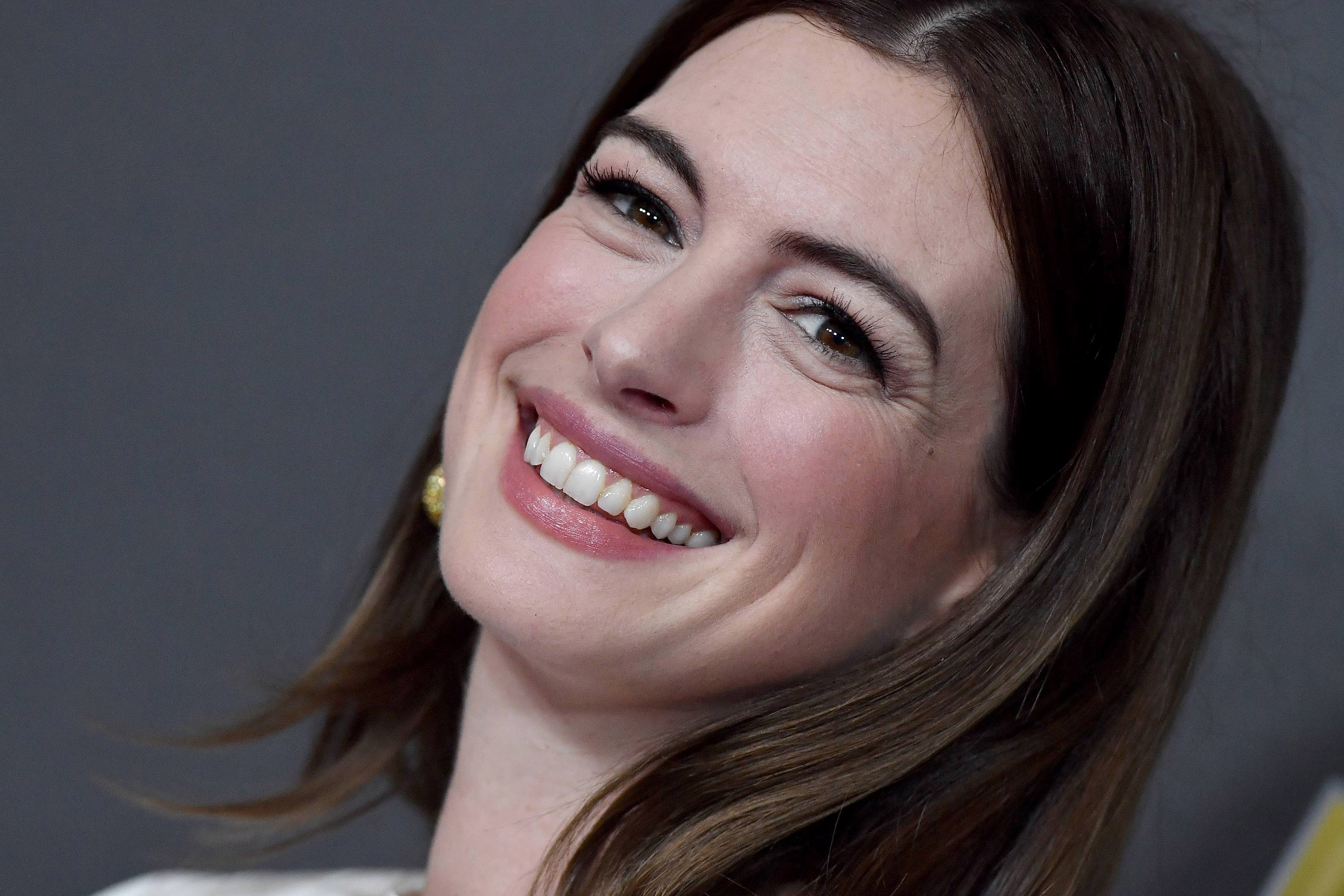 Anne Hathaway Just Dyed Her Hair Fire Engine Red | New Idea Magazine