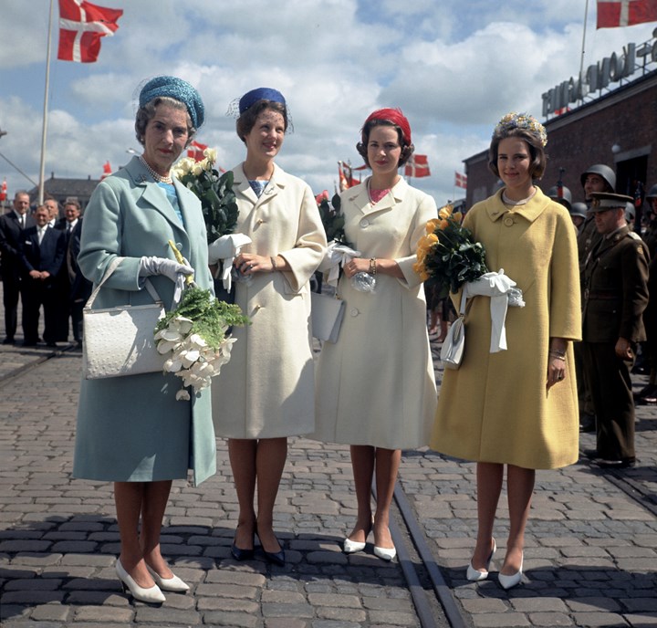 queen-ingrid-daughters-margrethe-benedikte-and-anne-marie-in-1964.jpg