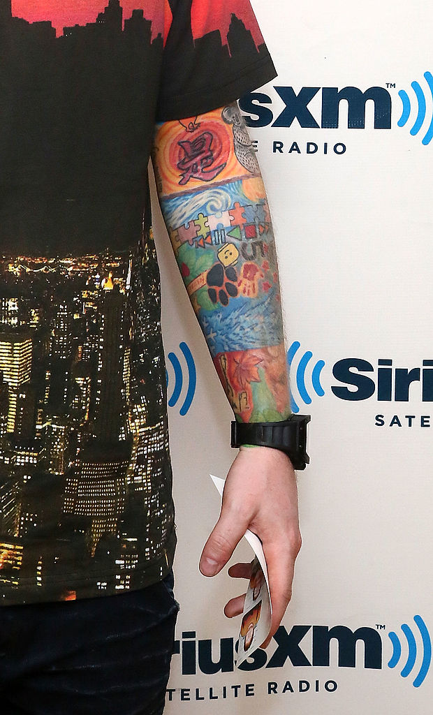 Ed Sheeran gets tattoo for Michael Gudinski in Melbourne | news.com.au —  Australia's leading news site