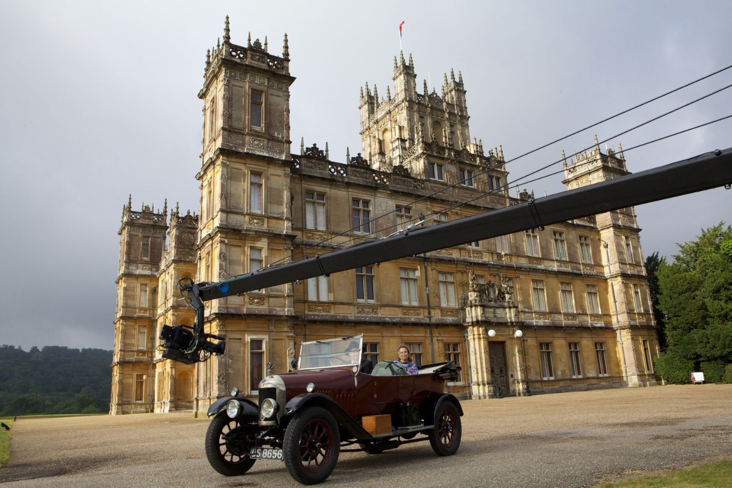 downtonabbey-filming-car