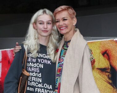 jess rowe and daughter allegra pose at australian fashion week