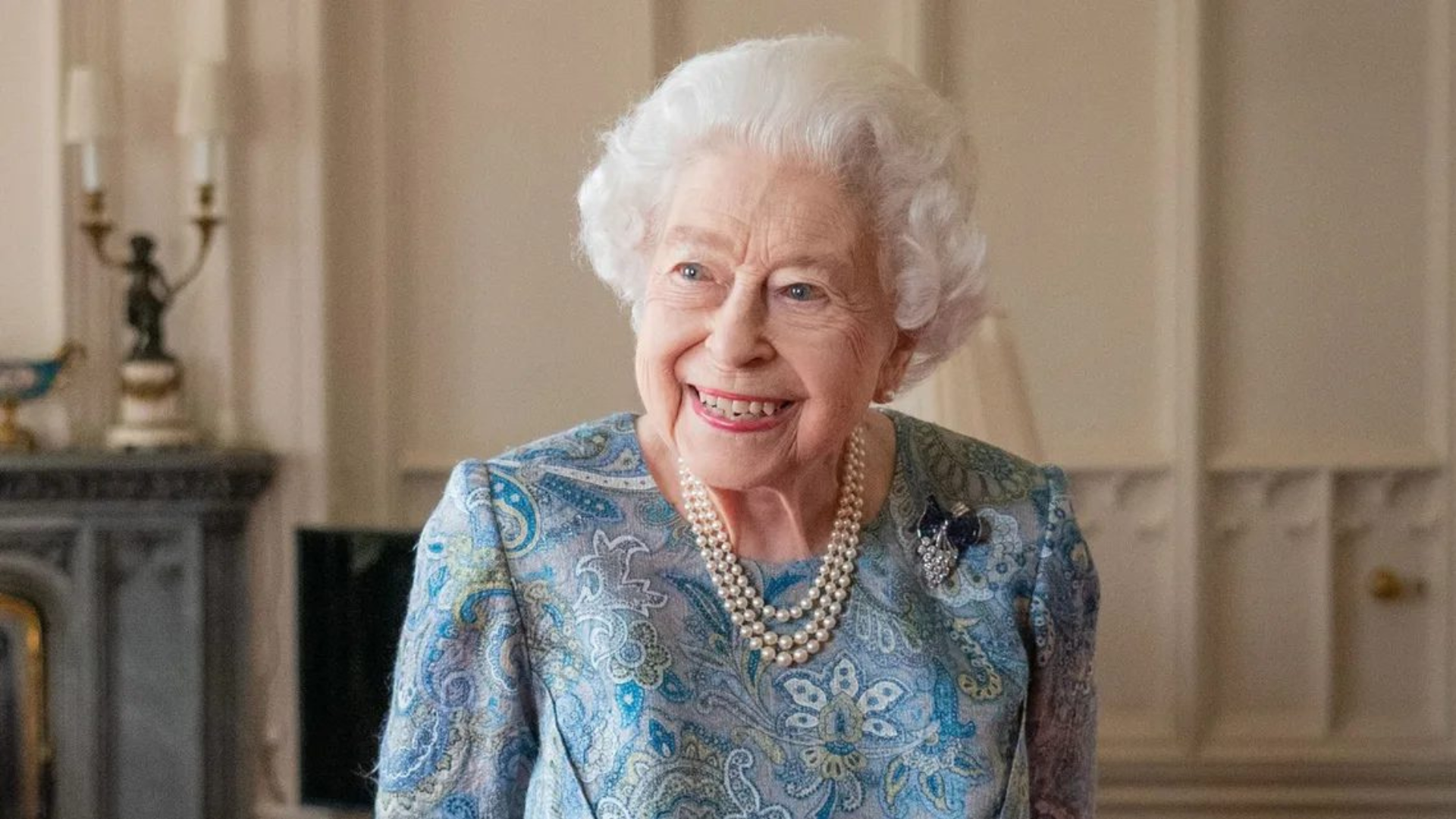 Queen Elizabeth’s must-try cheesecake recipe goes VIRAL… and we have the recipe!