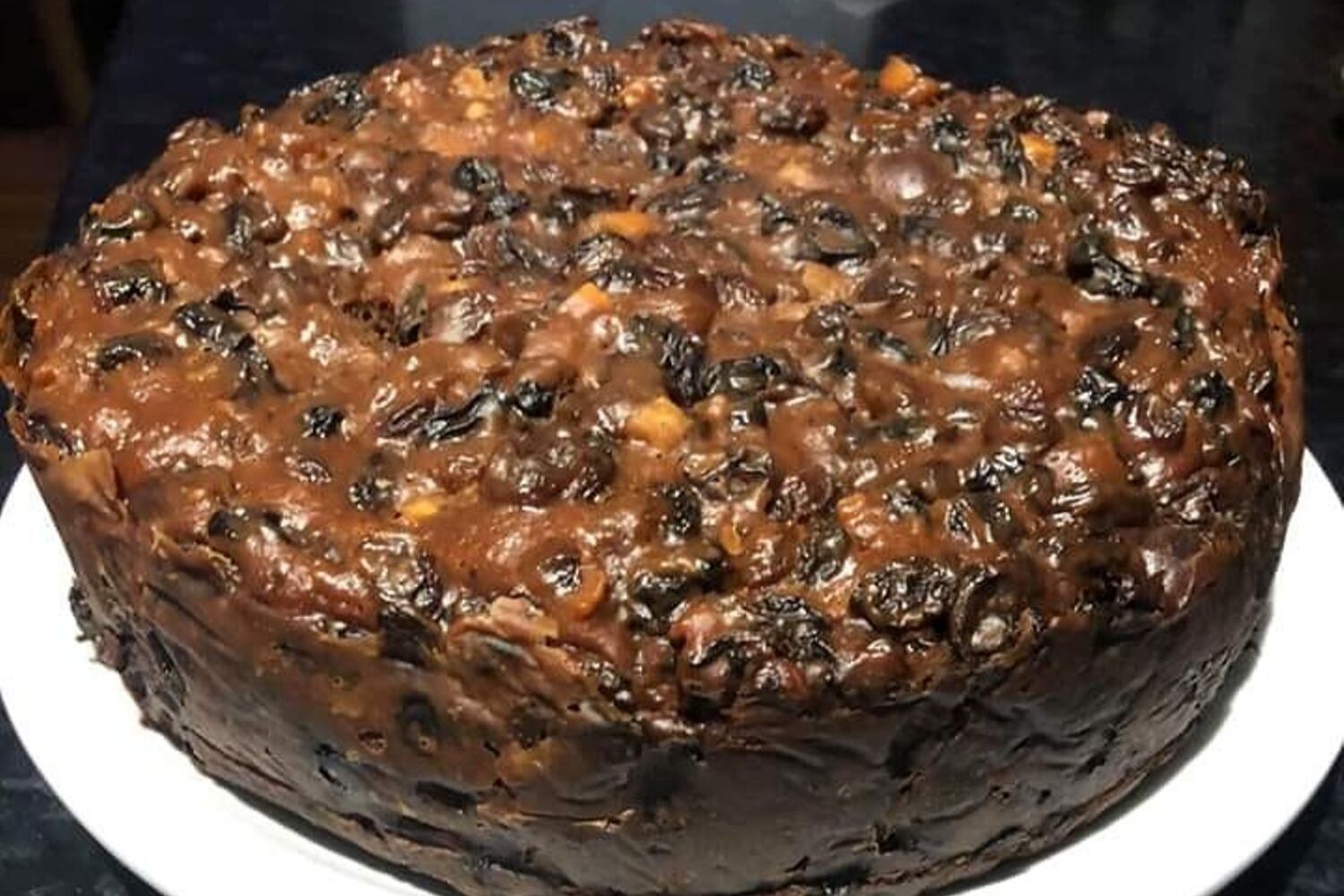 The 4-ingredient Slow Cooker Christmas Cake that’s stopped Australia!