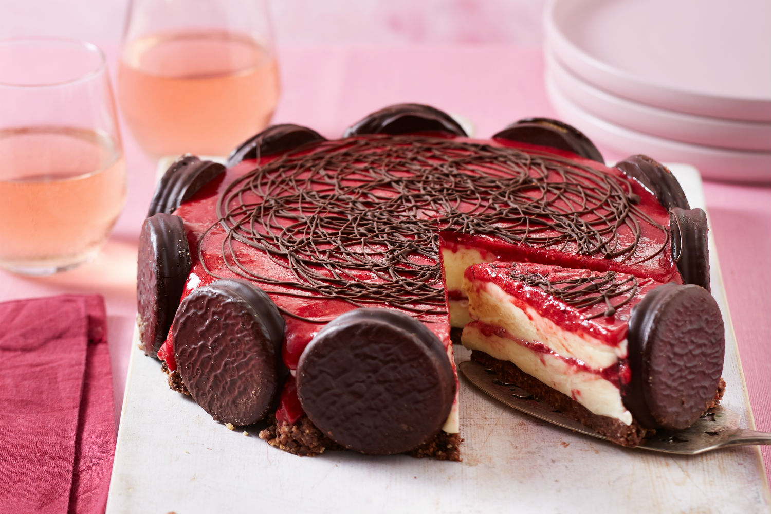 This Wagon Wheel Cheesecake recipe is perfect for any occassion