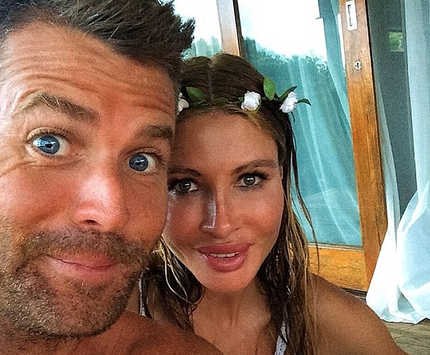 Pete Evans and his wife share nude pics of them in nature on Instagram